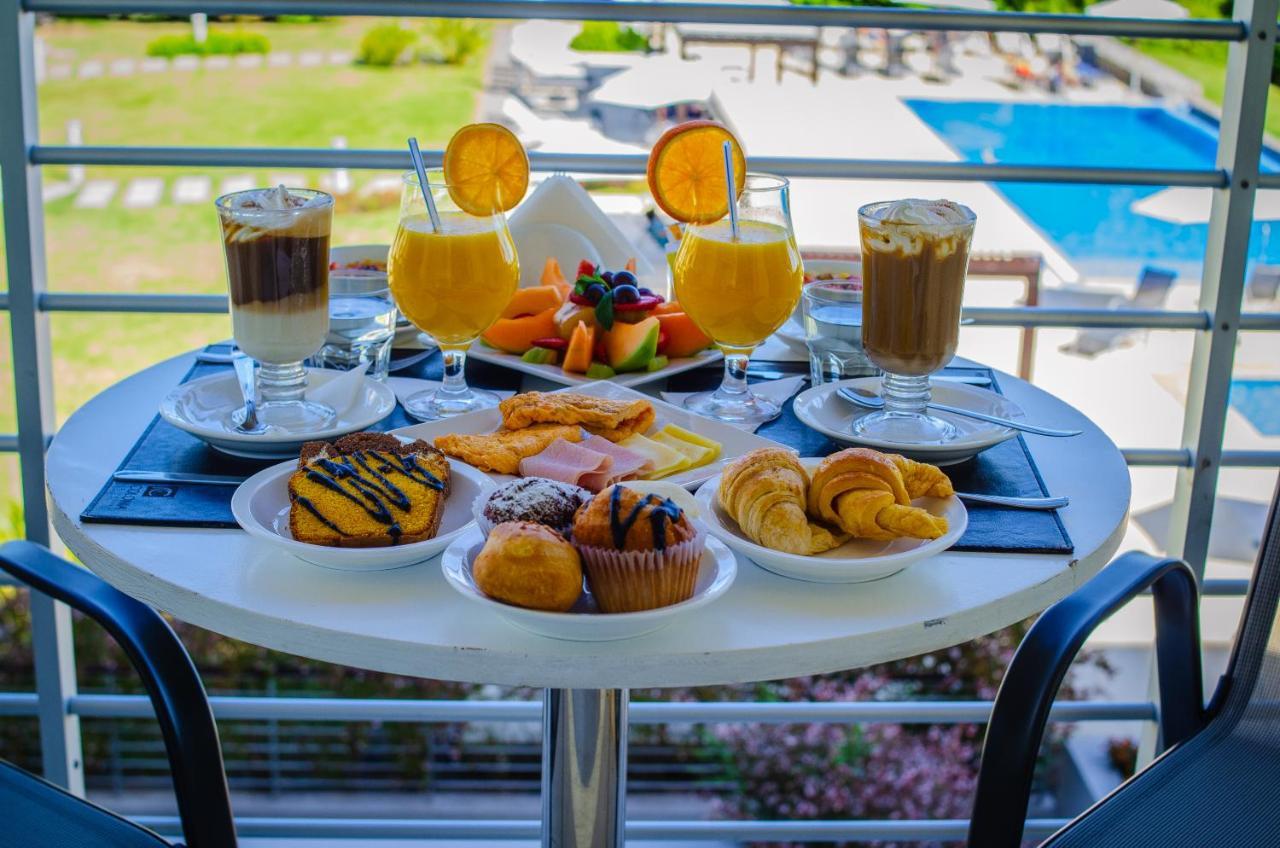 Real Colonia Hotel & Suites Colonia del Sacramento Bagian luar foto