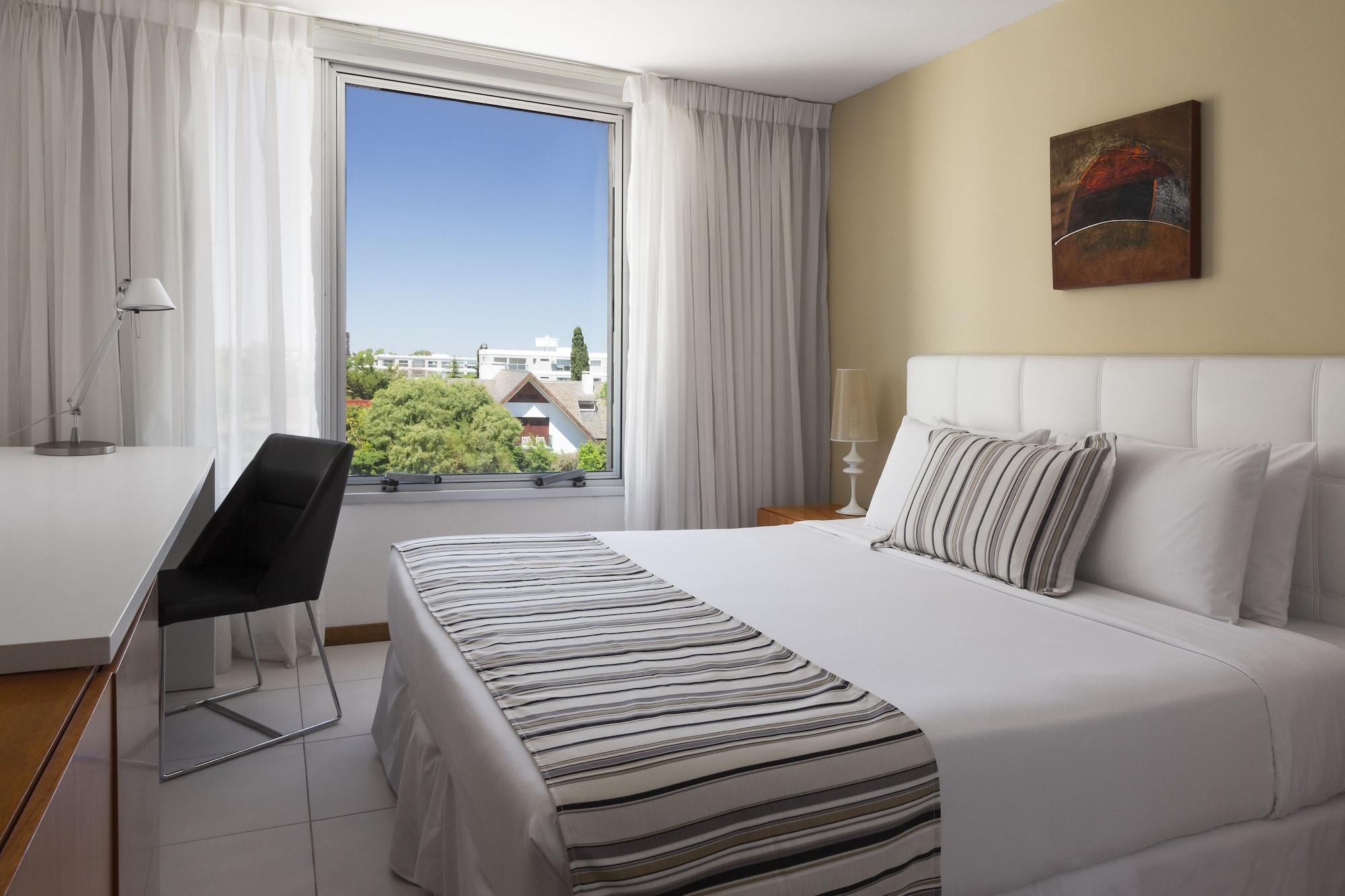 Real Colonia Hotel & Suites Colonia del Sacramento Bagian luar foto