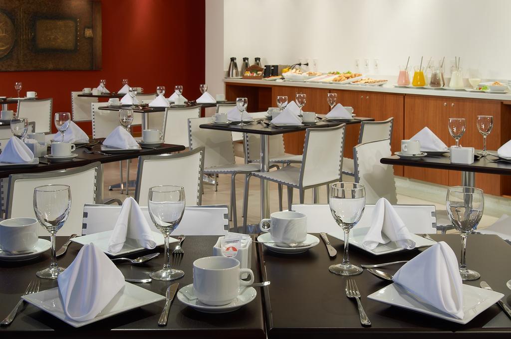 Real Colonia Hotel & Suites Colonia del Sacramento Bagian luar foto